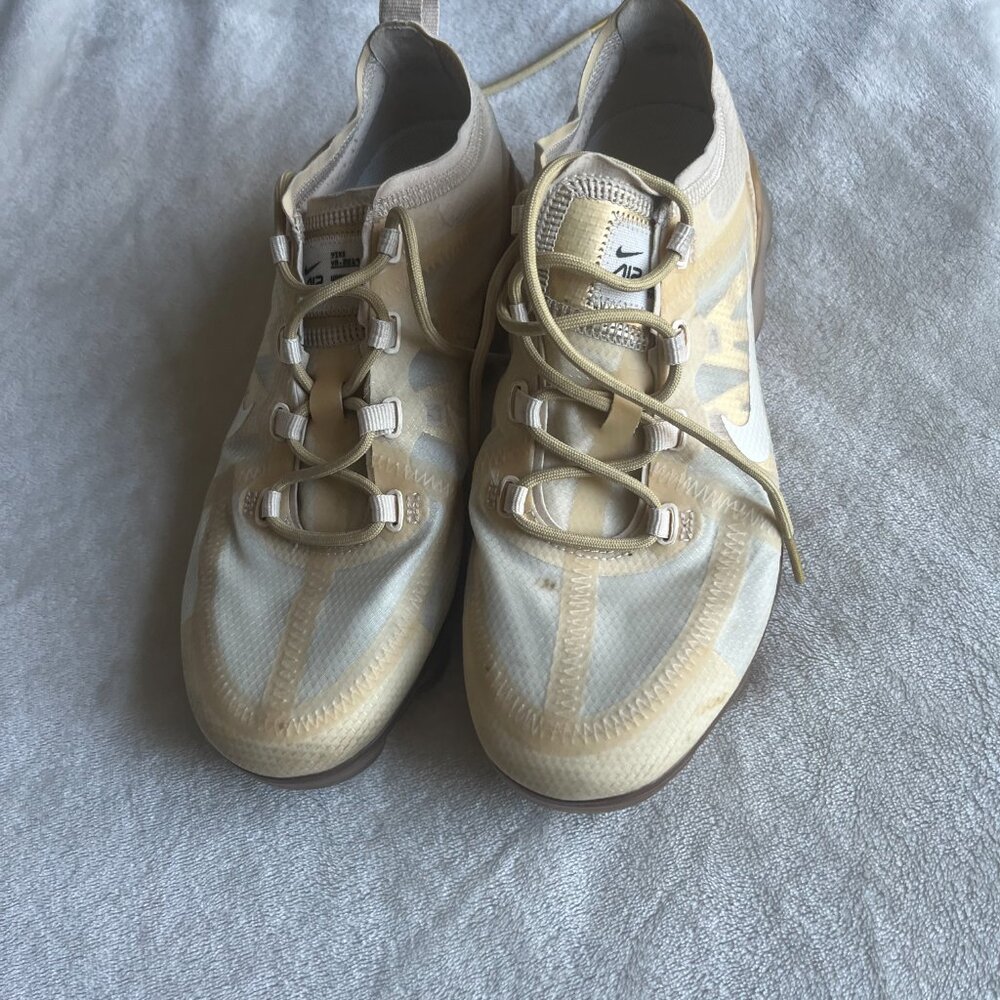 NIke sneakers - Picture 2 of 6